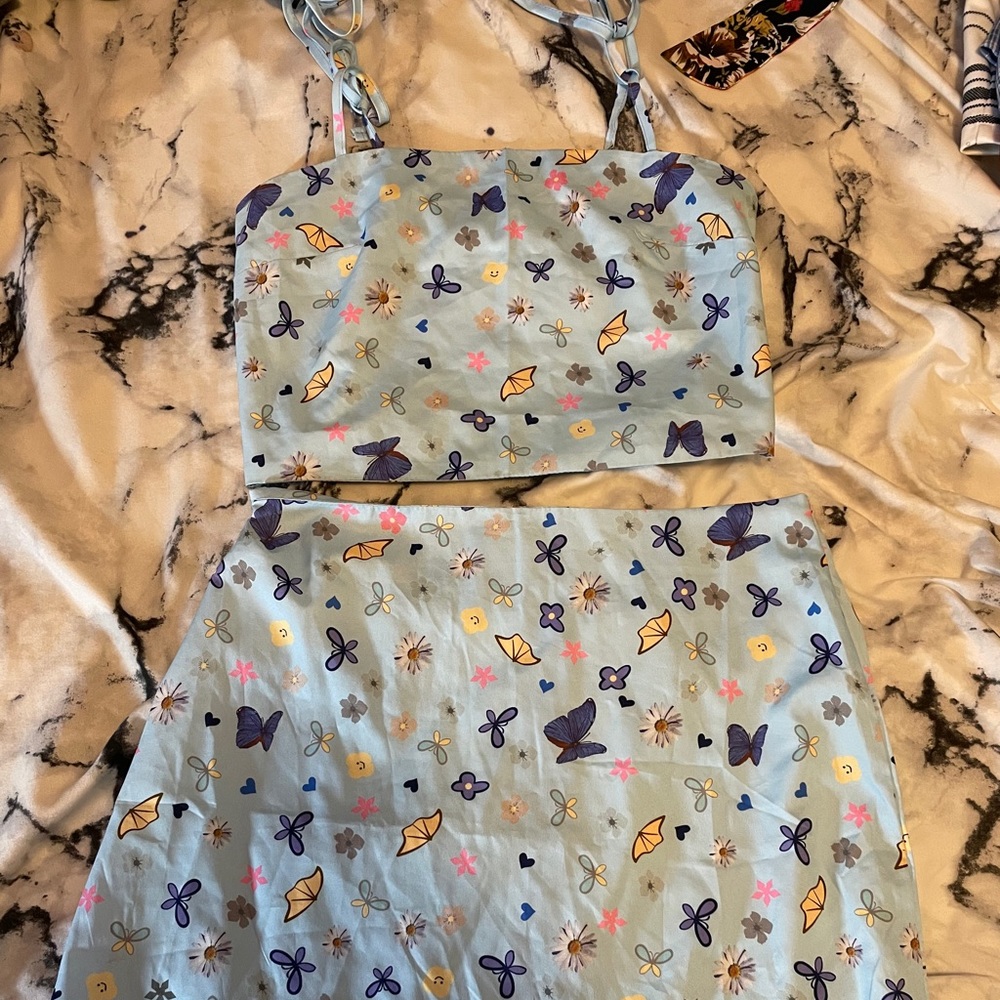 Butterfly skirt and crop with tie sleeves